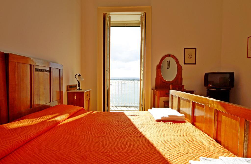 Ortigia Camere Con Vista Da Giulio B&B Syracuse ภายนอก รูปภาพ