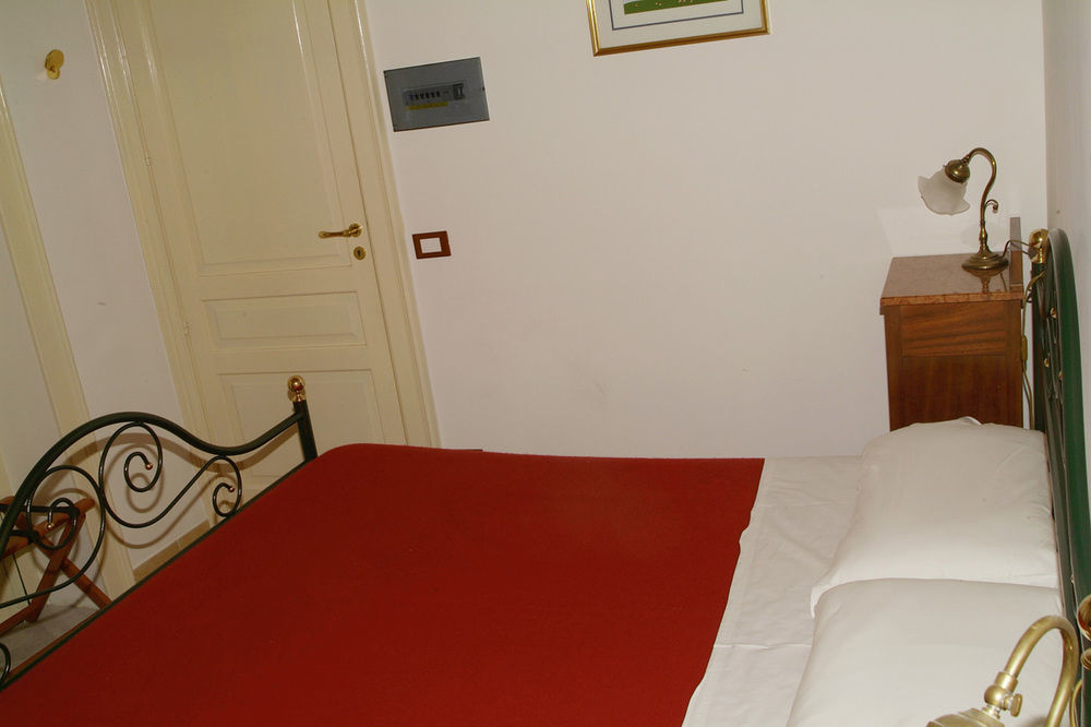 Ortigia Camere Con Vista Da Giulio B&B Syracuse ภายนอก รูปภาพ