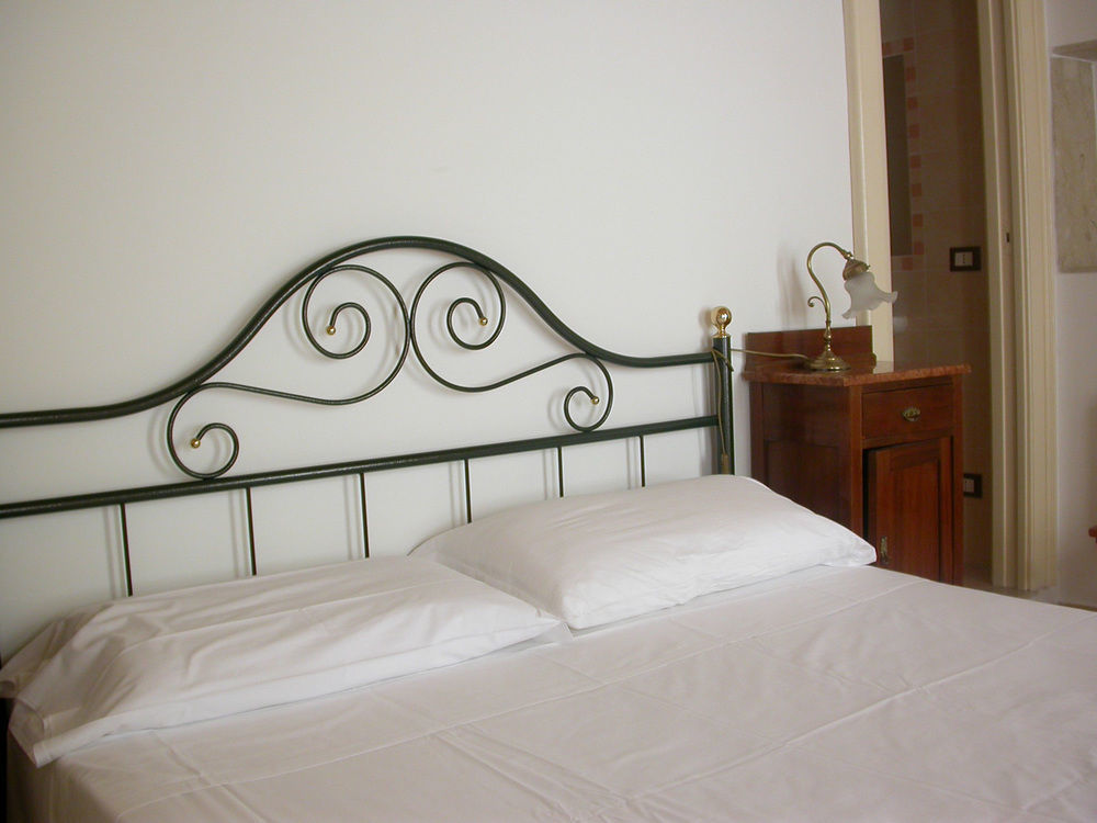 Ortigia Camere Con Vista Da Giulio B&B Syracuse ภายนอก รูปภาพ