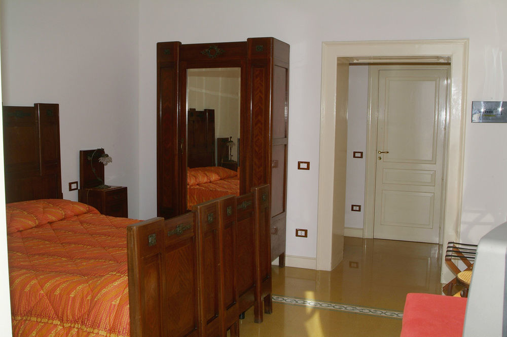 Ortigia Camere Con Vista Da Giulio B&B Syracuse ภายนอก รูปภาพ