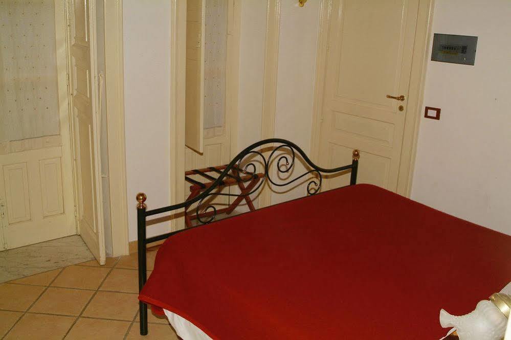 Ortigia Camere Con Vista Da Giulio B&B Syracuse ภายนอก รูปภาพ